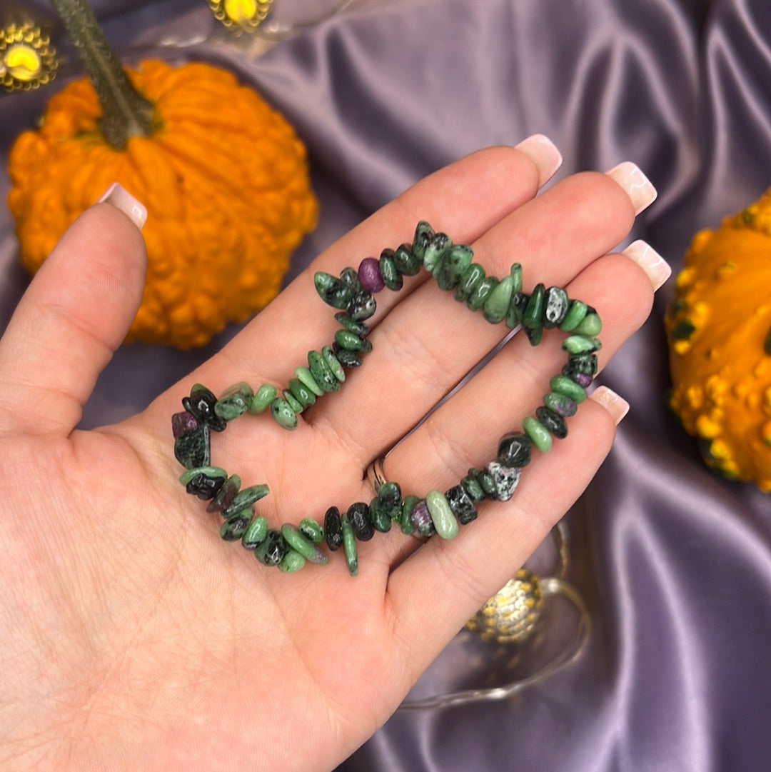 Ruby in zoisite sirurannekoru